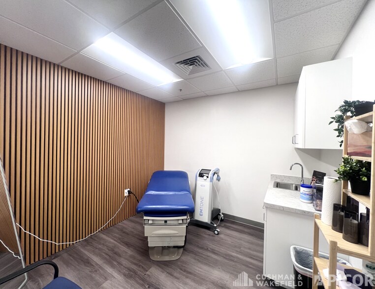 More Photos Of 1751 W Orange Grove Rd, Tucson Medical For Sale