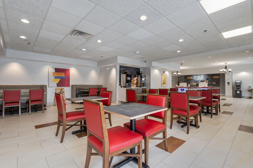 More Photos Of 3610 S Nappanee St, Elkhart Hotel For Sale