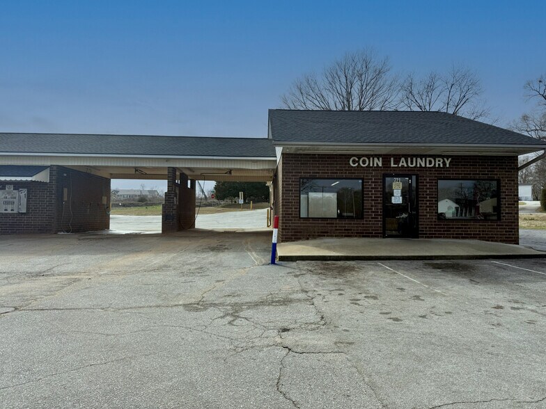 More Photos Of 721 W Blackstock Rd, Spartanburg Carwash For Sale