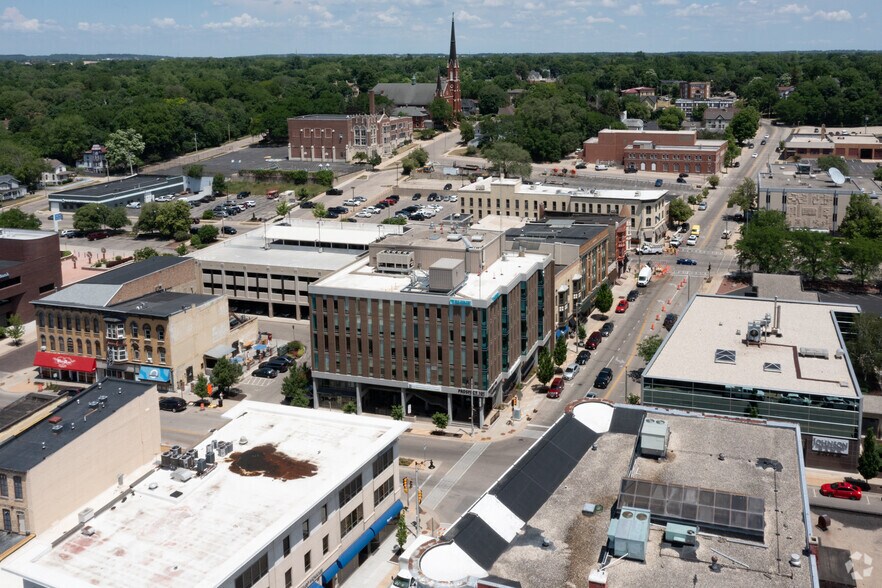 More Photos Of 100-101 E Milwaukee St, Janesville Office For Lease