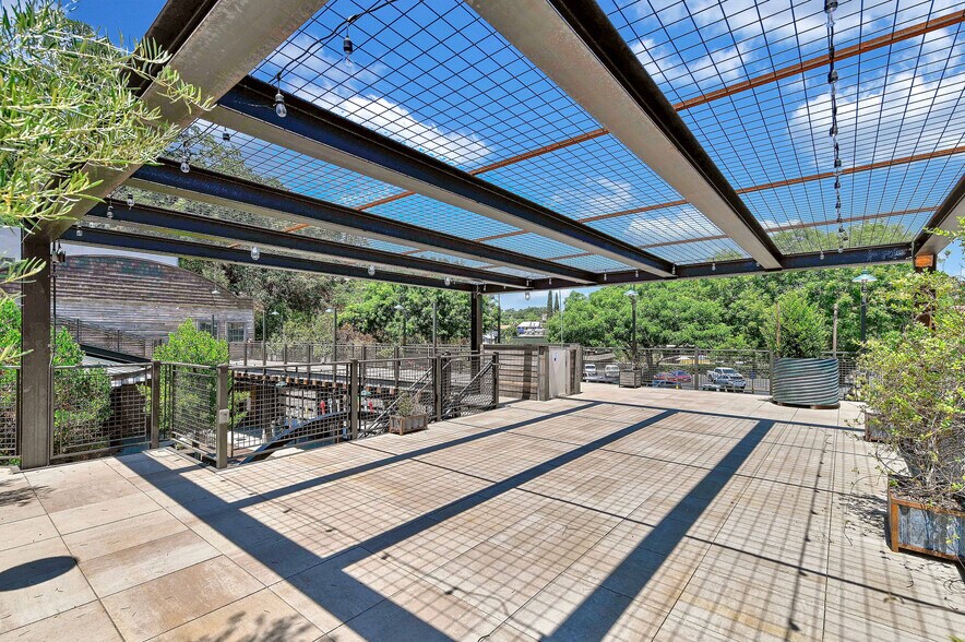 More Photos Of 208 S Green St, Sonora Restaurant For Sale