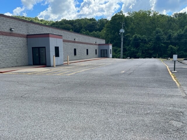 More Photos Of 5000 Elk River Rd S, Elkview Unknown For Lease