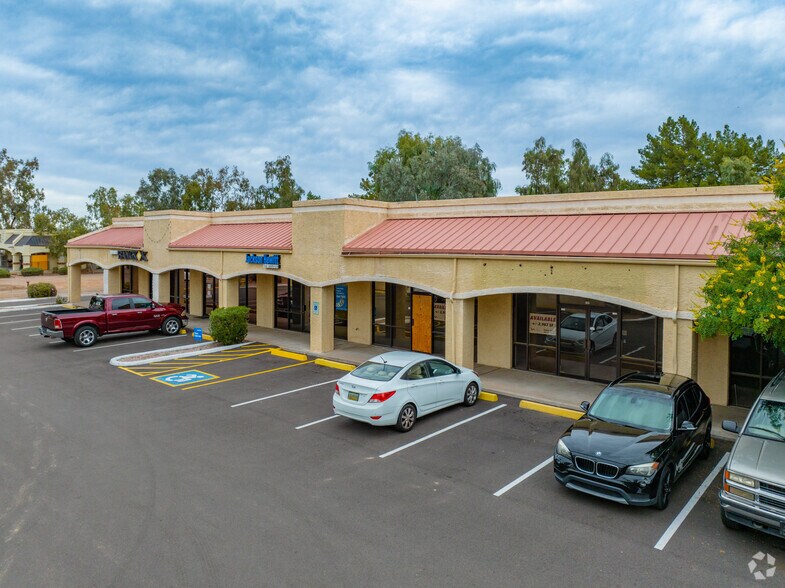 More Photos Of 1111 N Gilbert Rd, Gilbert Storefront Retail Office For Lease