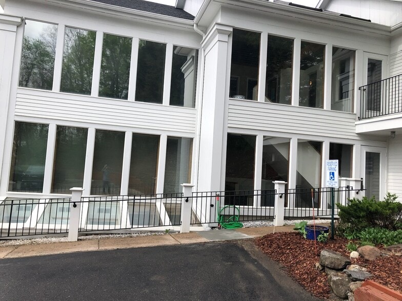 More Photos Of 175 Main St S, Woodbury Medical For Sale