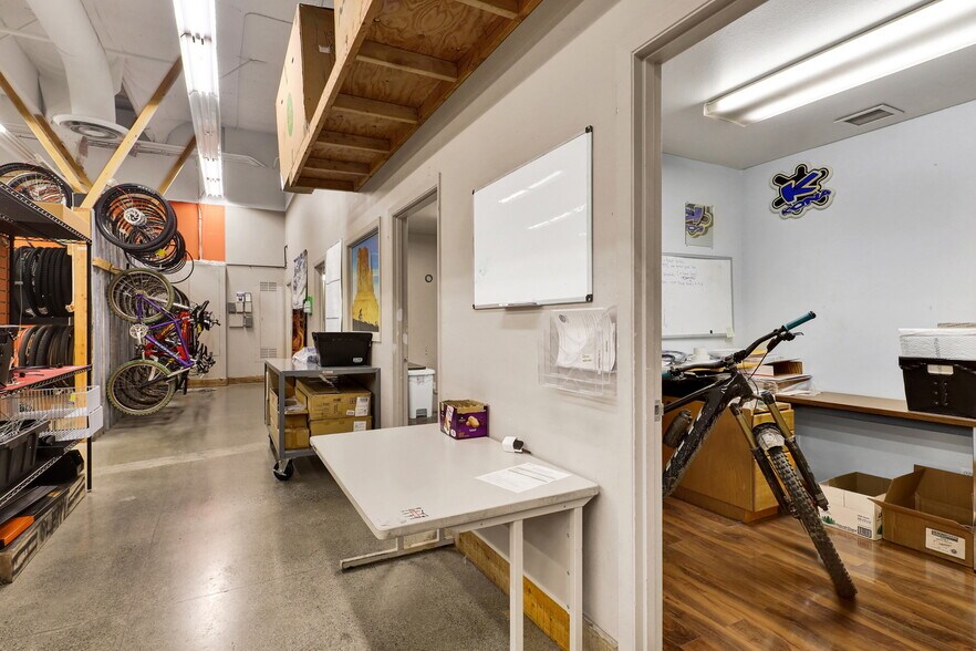 More Photos Of 1622 N State St, Bellingham Freestanding For Sale