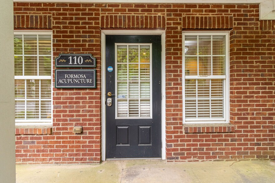 More Photos Of 100-126 Prospect Pl, Alpharetta Office For Sale
