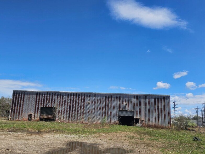 More Photos Of 1015 30th St, Ashtabula Distribution For Sale