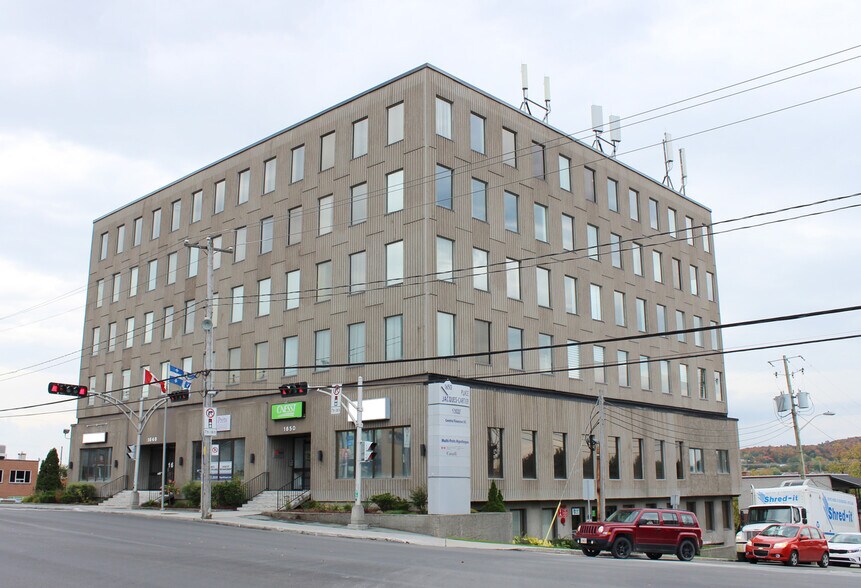 More Photos Of 1640-1650 Rue King O, Sherbrooke Office For Lease