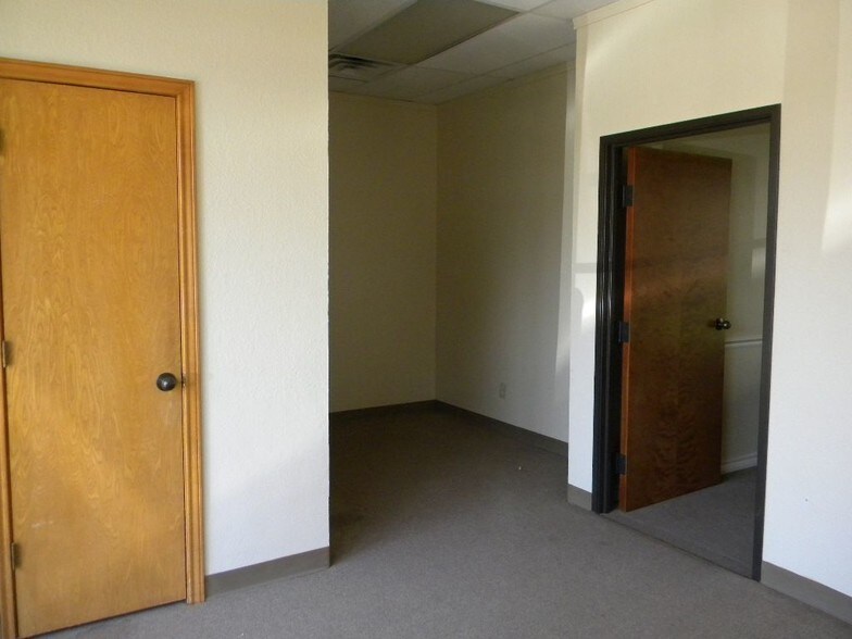 More Photos Of 2801-2831 W Parker Rd, Plano Medical For Lease