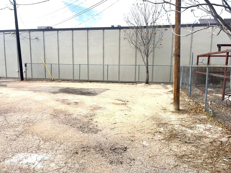 More Photos Of 109 N Chadbourne St, San Angelo General Retail For Sale