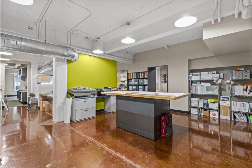 More Photos Of 509 W Spring St, Fayetteville Storefront Retail Office For Lease