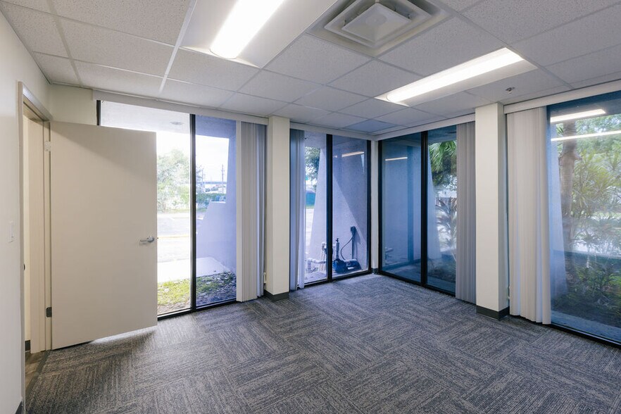 More Photos Of 2875 NW 77th Ave, Miami Warehouse For Lease
