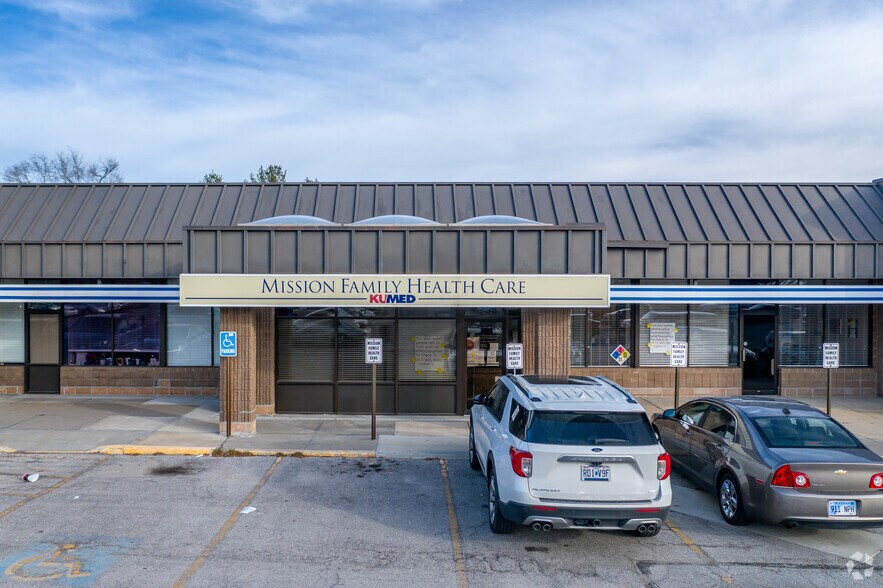 More Photos Of 6500-6620 Martway St, Mission Unknown For Lease