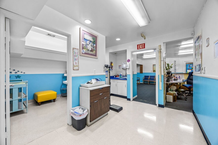 More Photos Of 630-640 S Glassell St, Orange Office For Sale