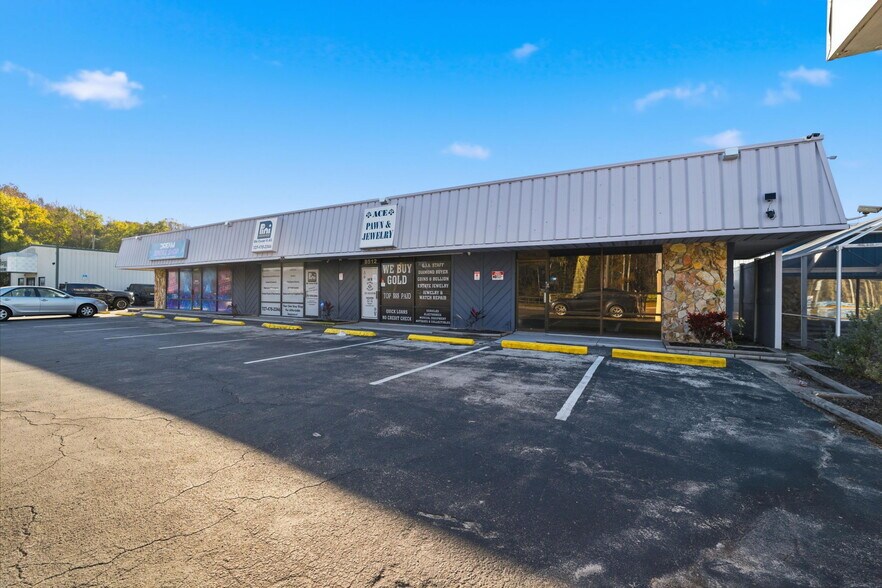 More Photos Of 8510 State Road 52, Hudson Storefront For Sale