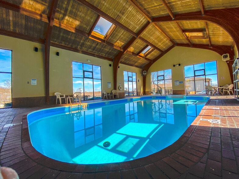 More Photos Of 3601 Shepherd of the Hills Expy, Branson Hotel For Sale