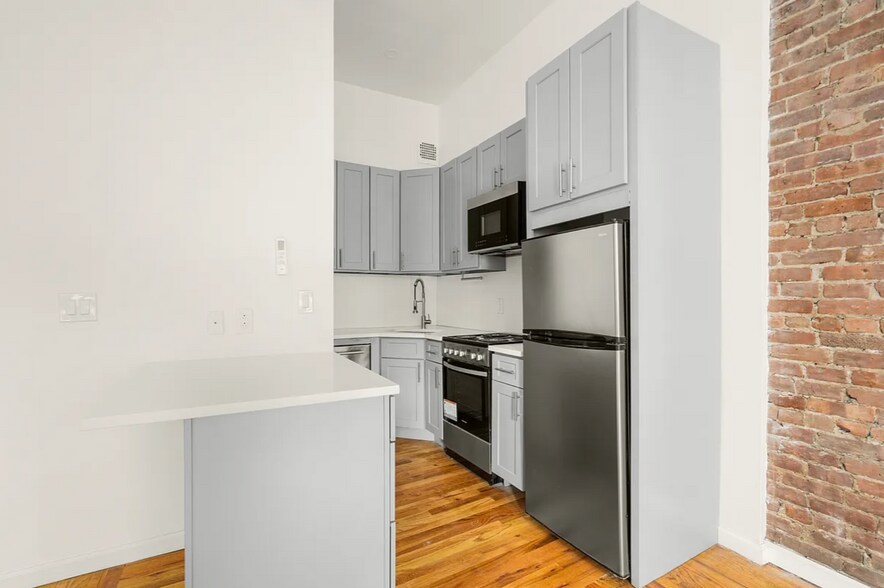 More Photos Of 323 W 89th St, New York Apartments For Sale