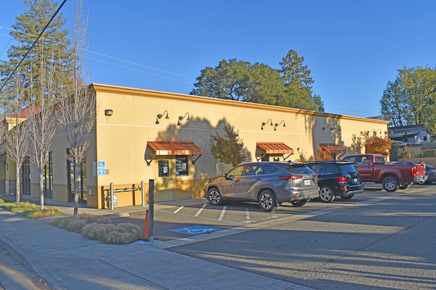 More Photos Of 543 N Cloverdale Blvd, Cloverdale General Retail For Sale