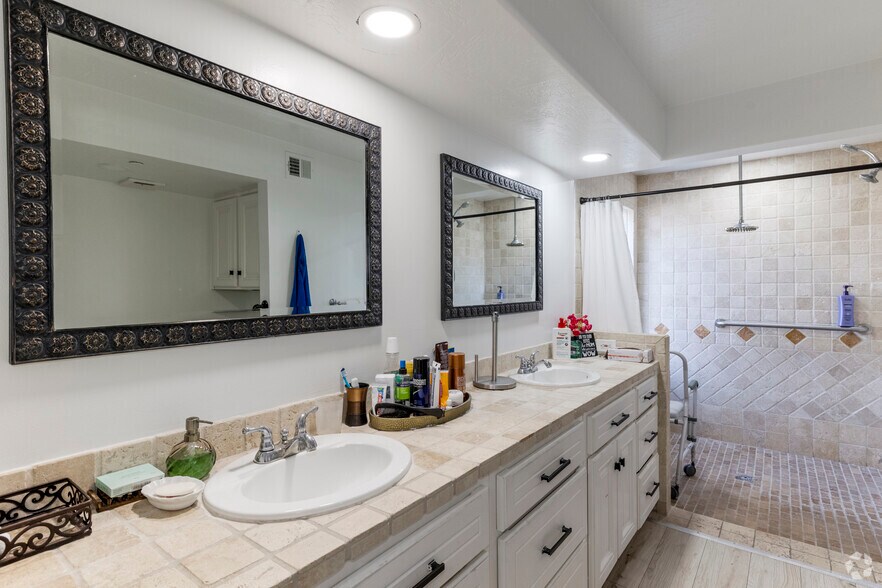 More Photos Of 6710 E Fanfol Dr, Paradise Valley Assisted Living For Sale