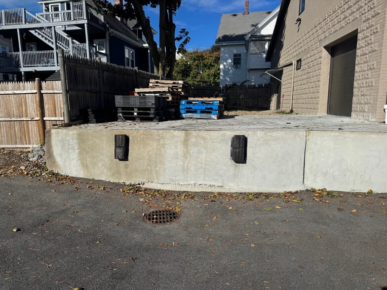 More Photos Of 817 Moody St, Waltham Medical For Lease