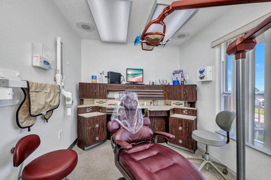 More Photos Of 3417 Tamiami Trl, Port Charlotte Medical For Lease