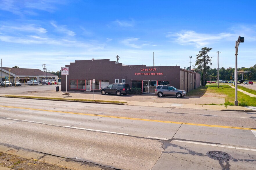 More Photos Of 3308-3310 Church St, Stevens Point Flex For Lease