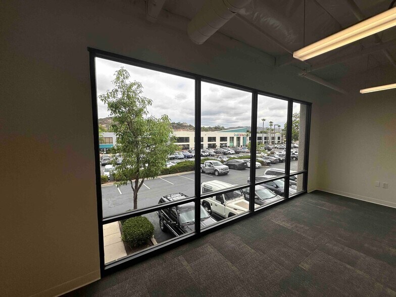 More Photos Of 330 Rancheros Dr, San Marcos Research And Development For Lease