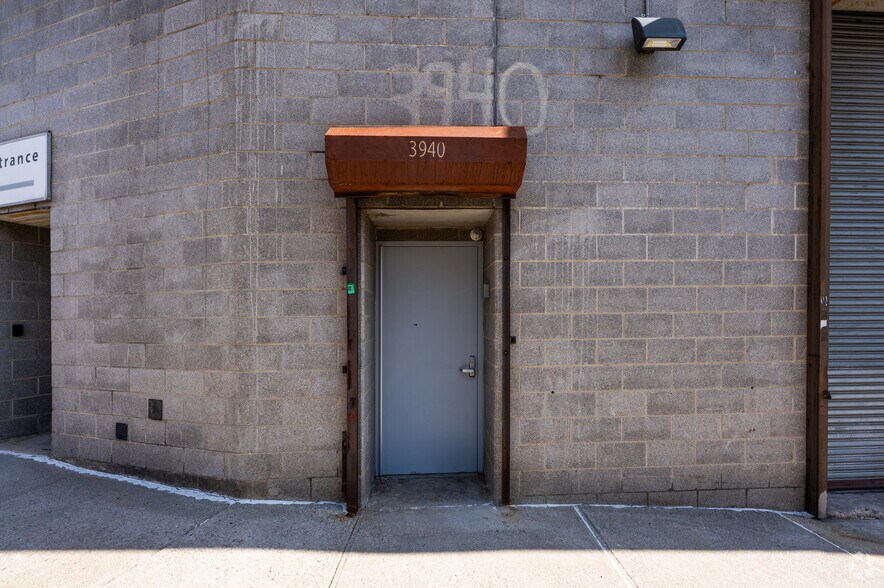 More Photos Of 3940 Merritt Ave, Bronx Warehouse For Lease