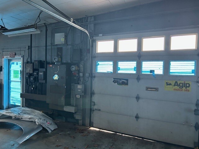 More Photos Of 157 Washington Ave, North Haven Auto Repair For Sale