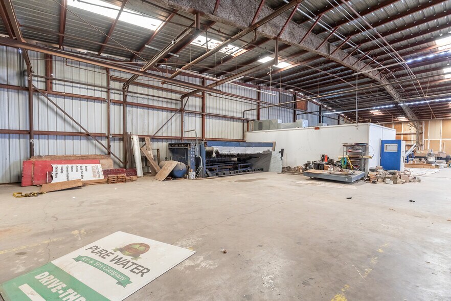 More Photos Of 5050 E Hwy 80, Abilene Manufacturing For Sale