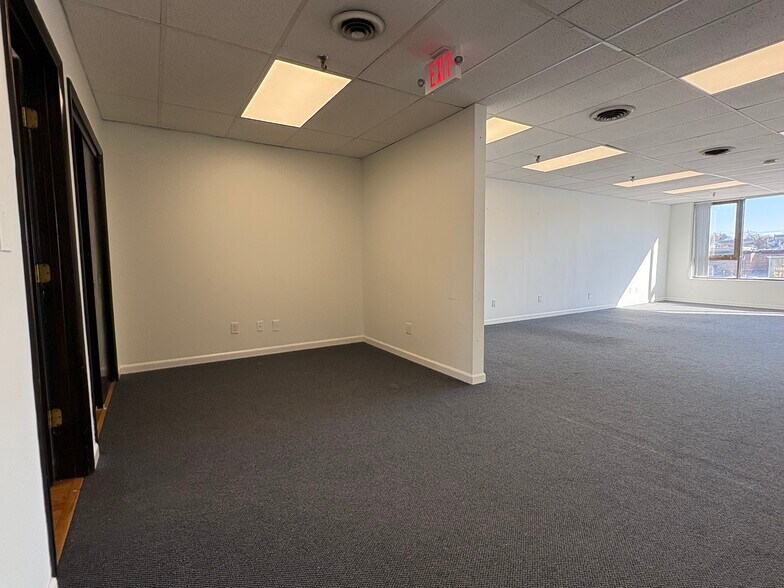 More Photos Of 30-32 N Main St, Port Chester Office For Lease
