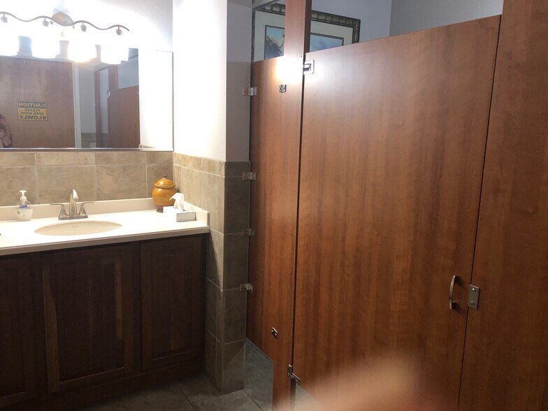 More Photos Of 714 Manatee Ave E, Bradenton Medical For Lease