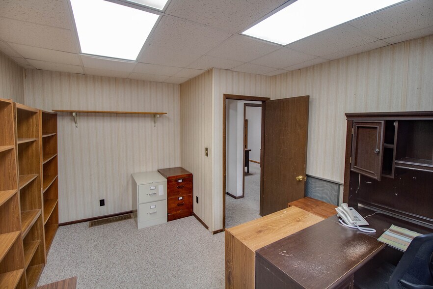 More Photos Of 344 St Louis ave, East Alton Office For Sale