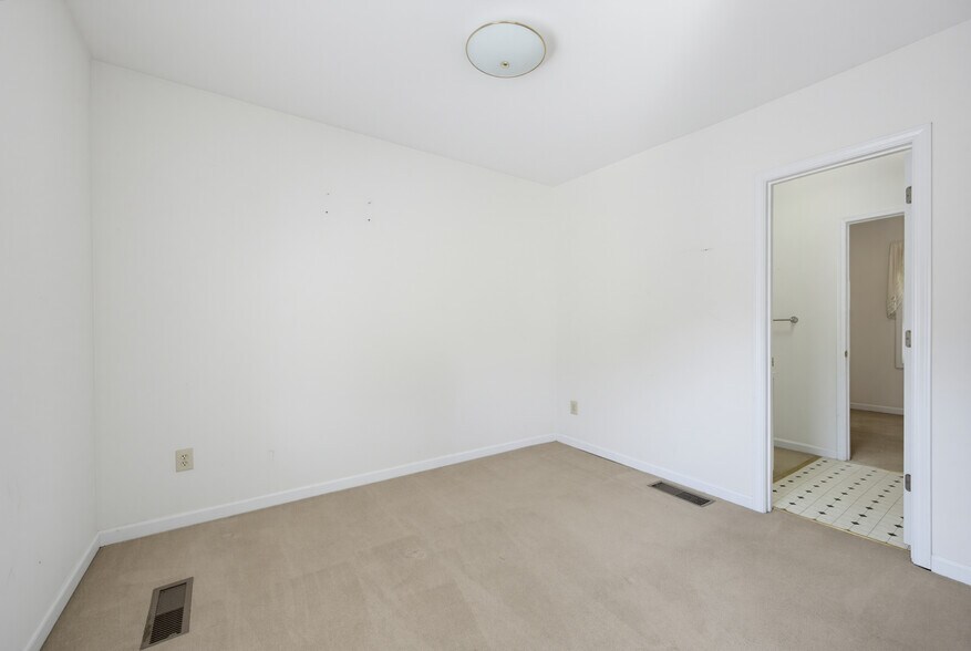 More Photos Of 129 Marble Mill Rd, Marietta Medical For Sale