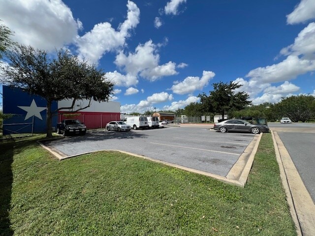 More Photos Of 310 E Pecan Blvd, McAllen Storefront For Lease