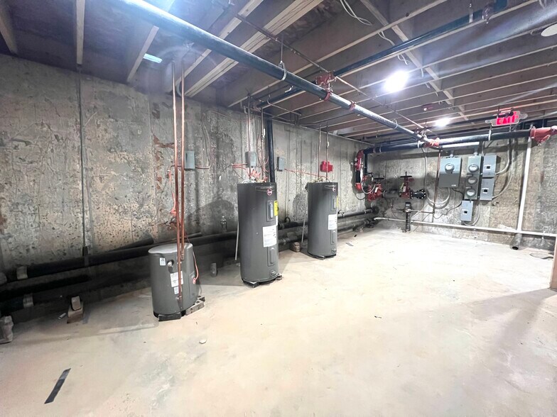 More Photos Of 5534 Woodland Ave, Philadelphia Apartments For Lease