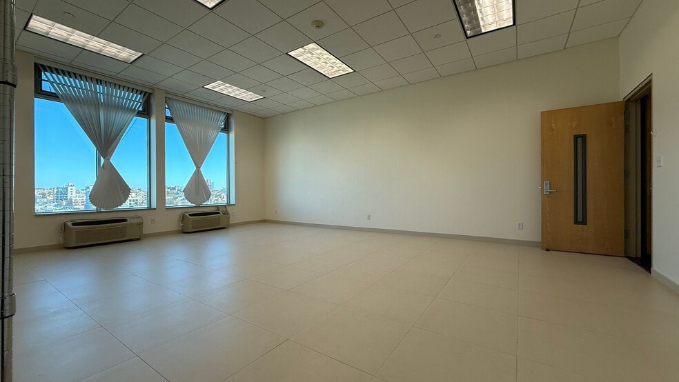 More Photos Of 6402 8th Ave, Brooklyn Office For Lease