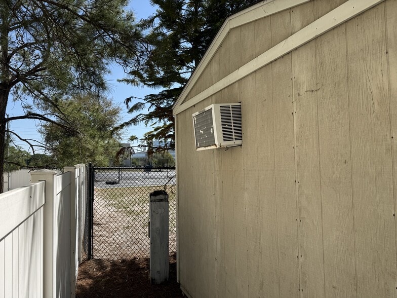More Photos Of 1511 S US Highway 301, Tampa Office For Sale