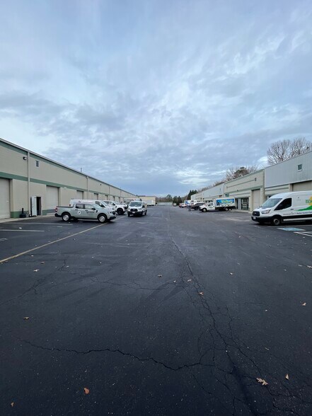 More Photos Of 1616 Centerville Tpke, Virginia Beach Light Distribution For Lease