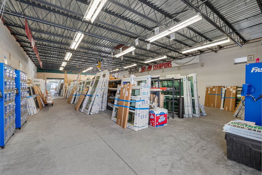 More Photos Of 2125 W Columbus Dr, Tampa Light Distribution For Lease