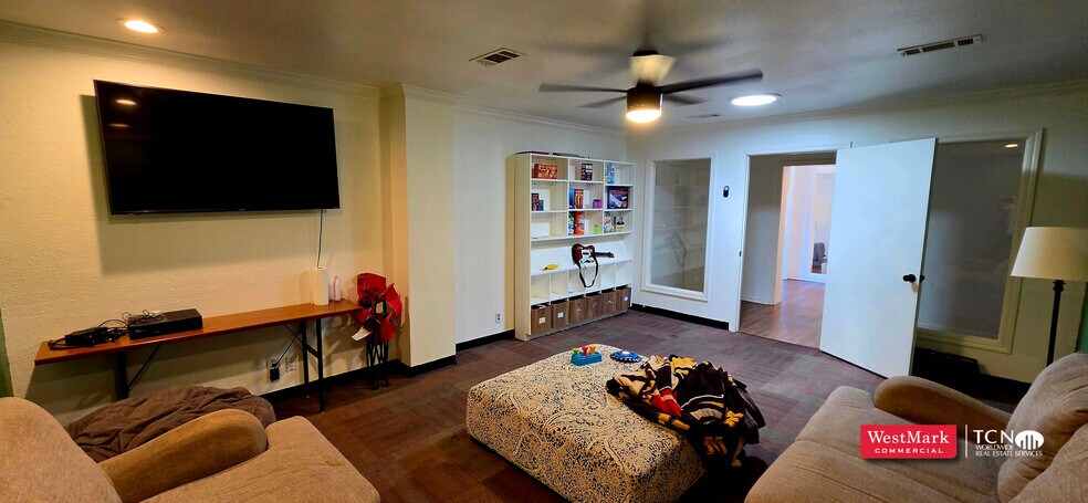 More Photos Of 5015 Knoxville Ave, Lubbock Office For Sale