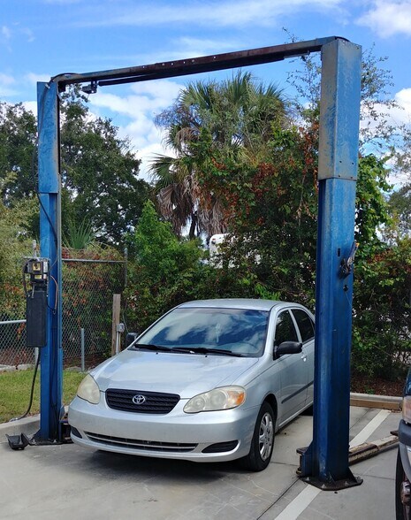 More Photos Of 1742 Canova St SE, Palm Bay Auto Repair For Sale