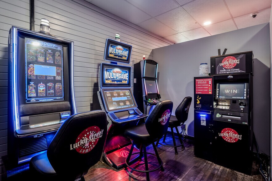 More Photos Of 415 N Center St, Durand General Retail For Sale