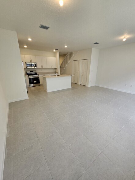 More Photos Of 1148 SE 2nd St, Homestead Apartments For Sale