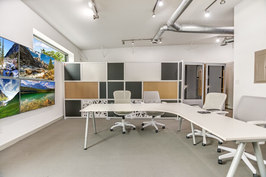 More Photos Of 3700 Thompson St, Austin Loft Creative Space For Lease