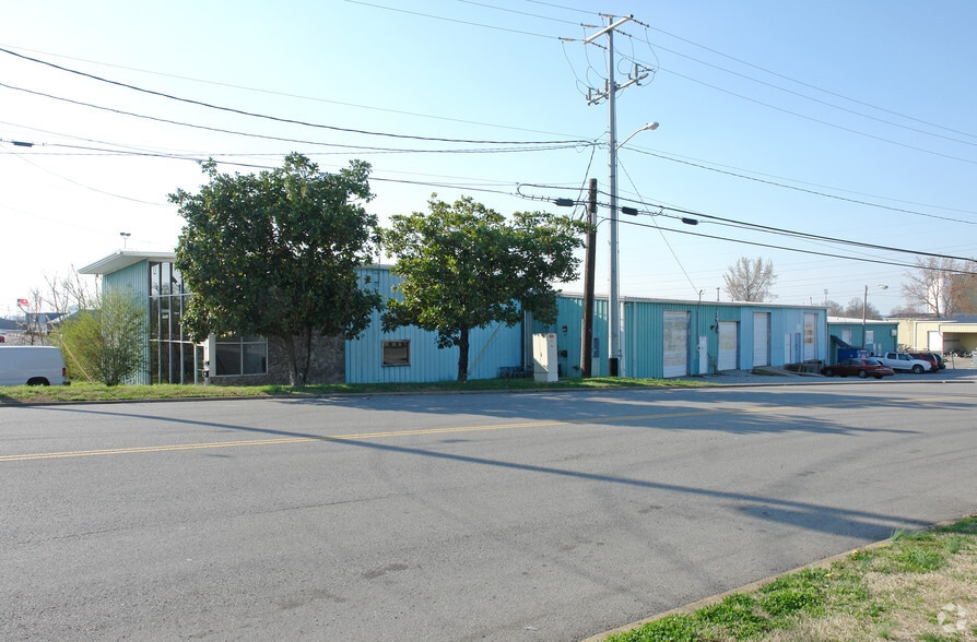 More Photos Of 199 Spence Ln, Nashville Warehouse For Lease