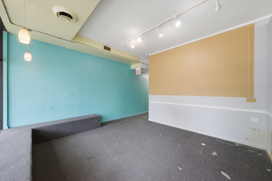 More Photos Of 5337-5353 W Devon Ave, Chicago Storefront Retail Office For Sale