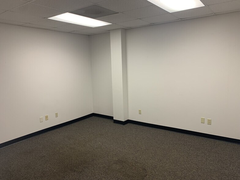 More Photos Of 502 Capital Cir SE, Tallahassee Office For Lease