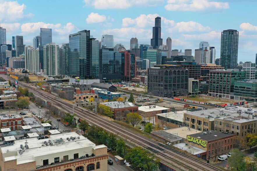 More Photos Of 415 N Aberdeen St, Chicago Loft Creative Space For Lease