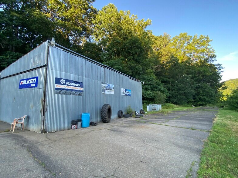 More Photos Of 23 Lana Ln, Burnsville Auto Repair For Sale